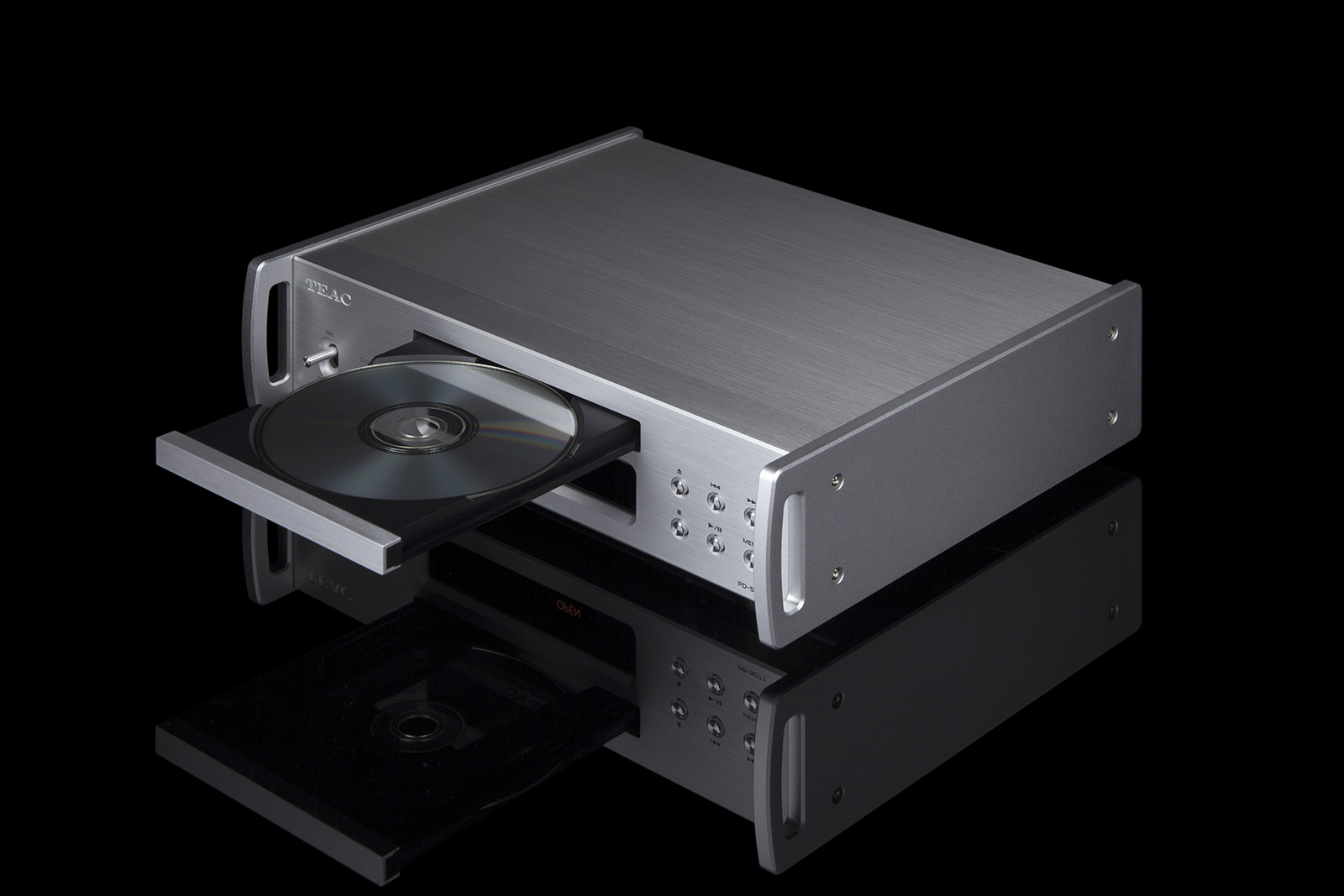 PD-507T-S CD Loading (Alt)